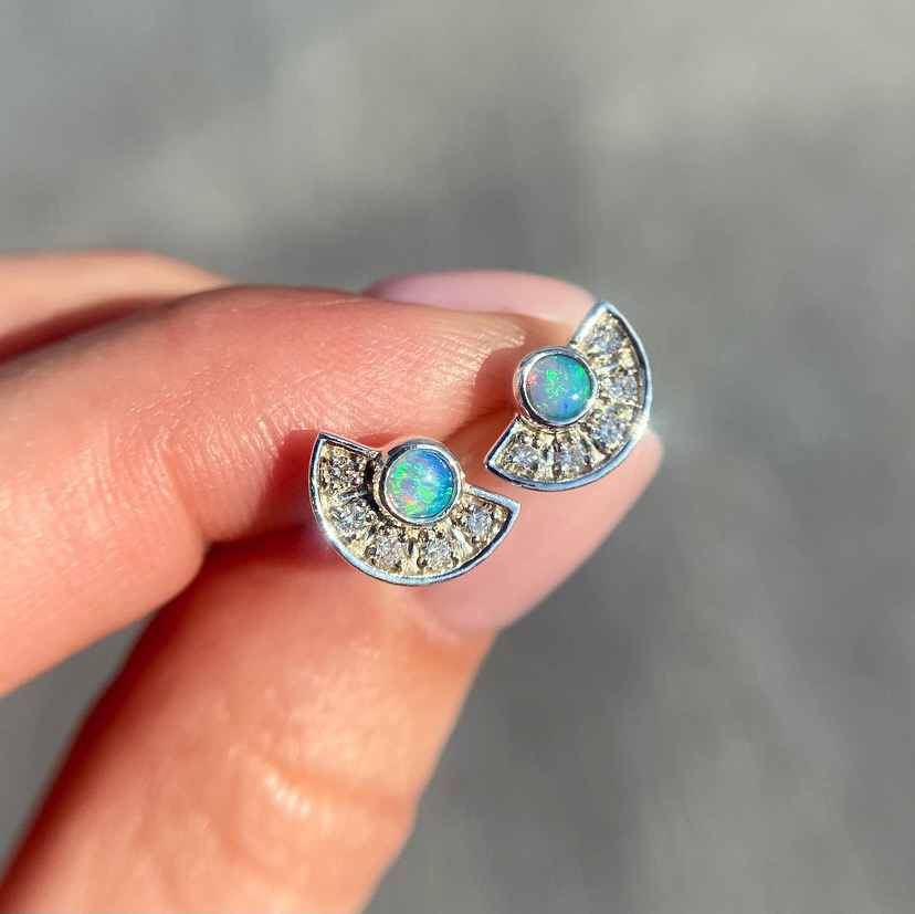 bibliotekar Temmelig gruppe Sterling silver earrings with Australian crystal opals and White diamonds -  JasmineJewelryShop