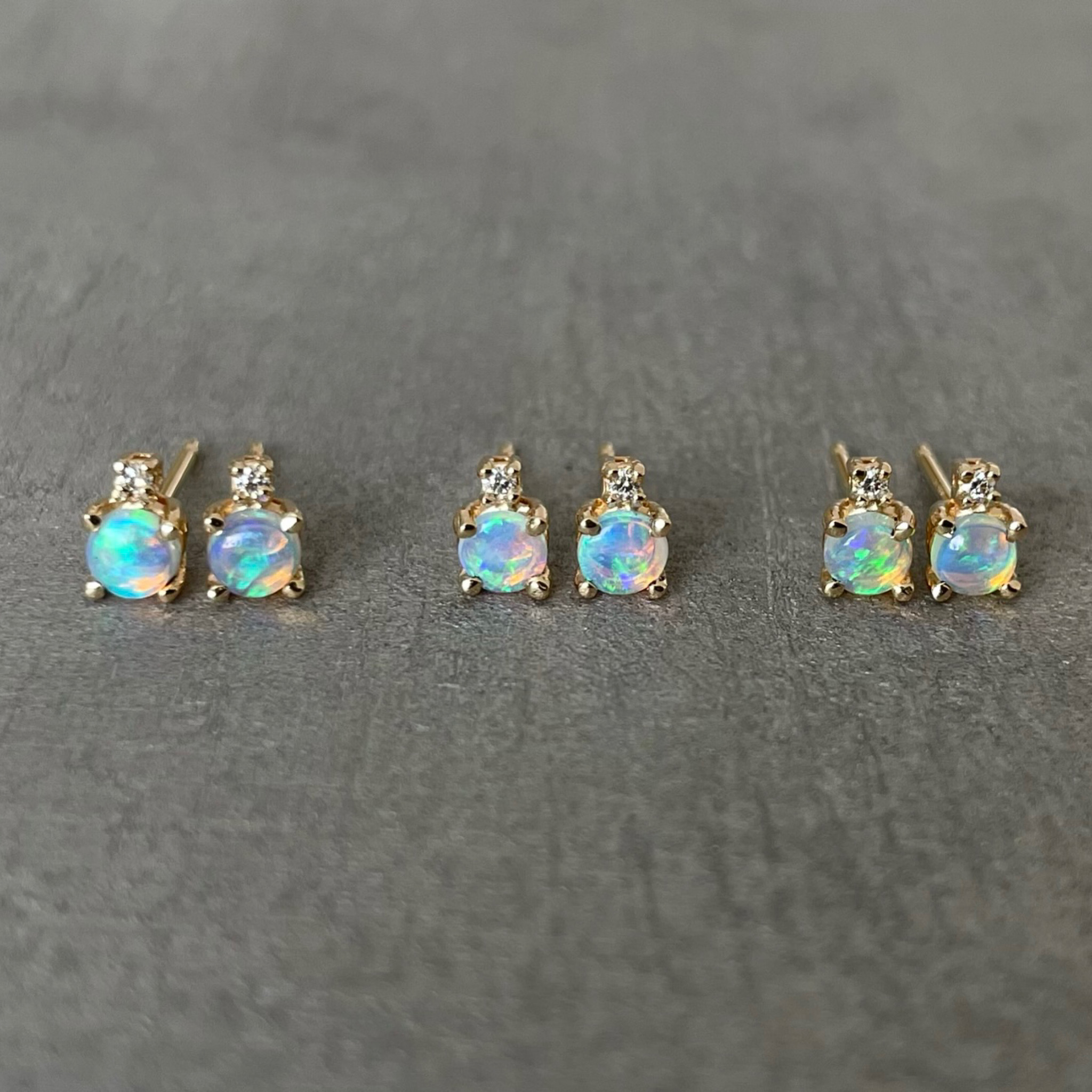 overdrivelse Stewart ø lever 14K Yellow gold earrings with Australian crystal opals and White diamonds -  JasmineJewelryShop