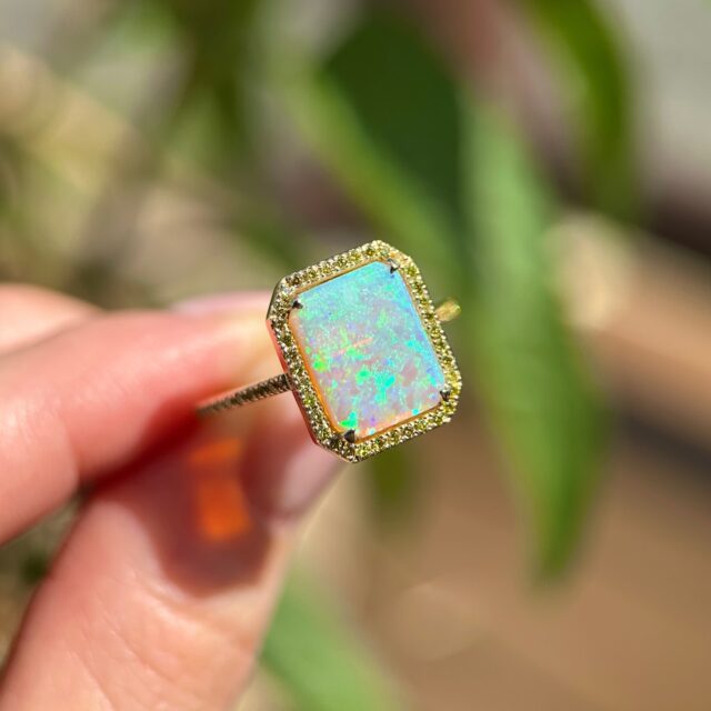 18K Yellow gold ring with Australian Opal and Canary yellow diamonds 💛 {NFS}