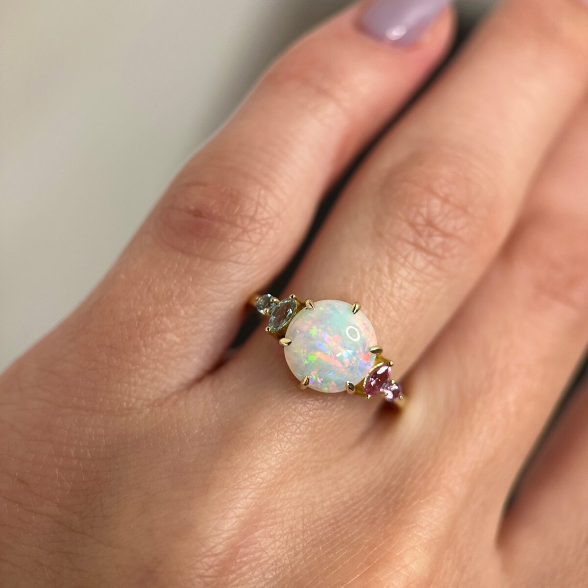14K Yellow gold ring with Australian Crystal Opal, Pink Sapphires and Aquamarines SZ 7 - Image 2