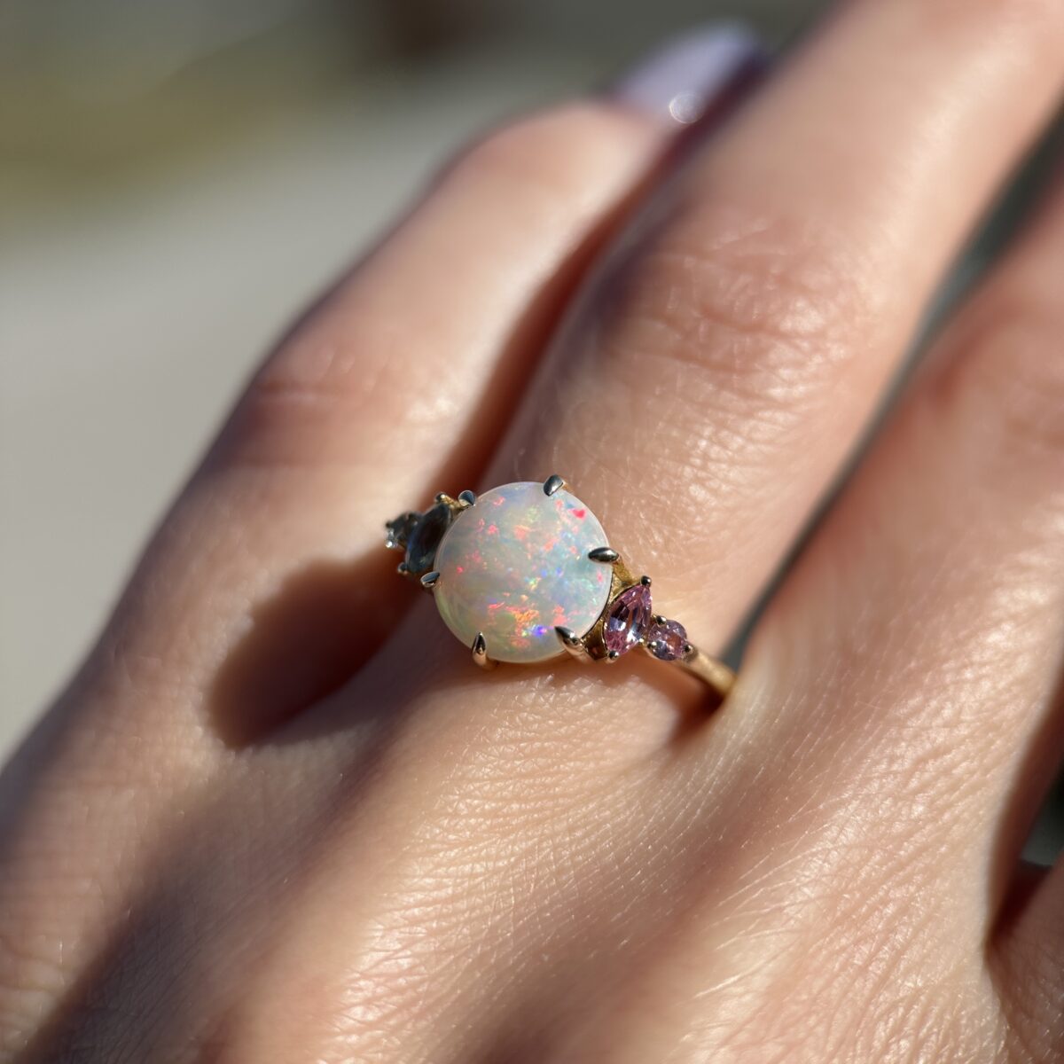 14K Yellow gold ring with Australian Crystal Opal, Pink Sapphires and Aquamarines SZ 7 - Image 5