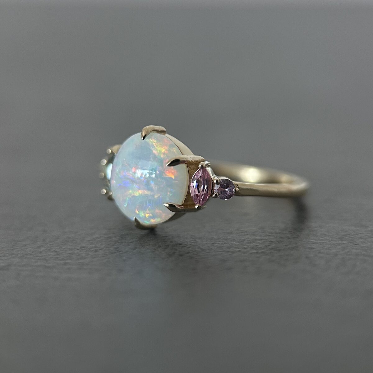 14K Yellow gold ring with Australian Crystal Opal, Pink Sapphires and Aquamarines SZ 7 - Image 8