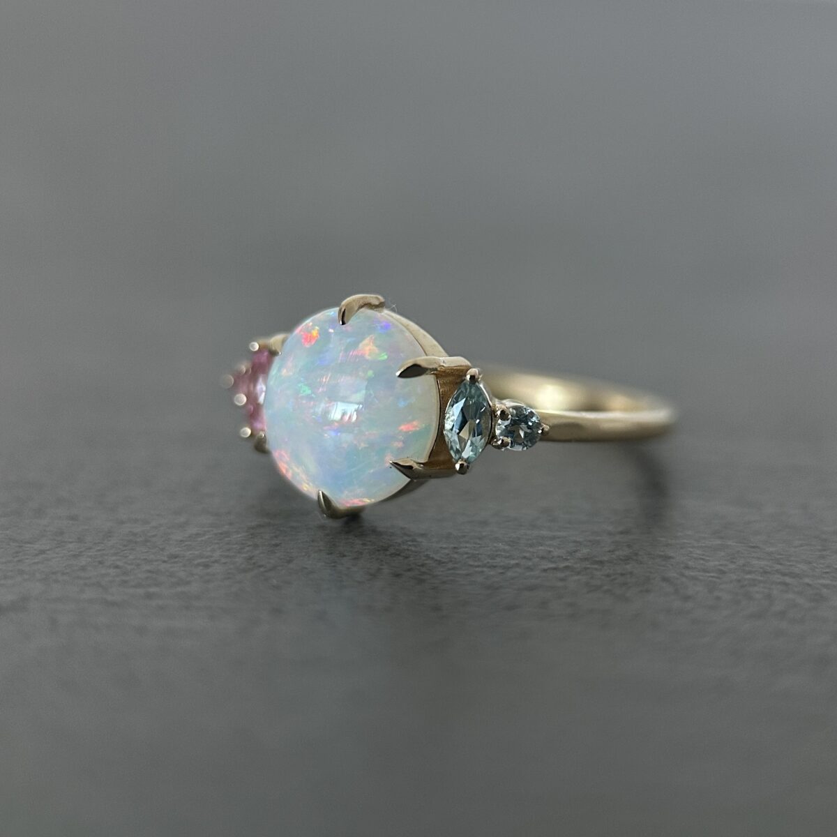 14K Yellow gold ring with Australian Crystal Opal, Pink Sapphires and Aquamarines SZ 7 - Image 9