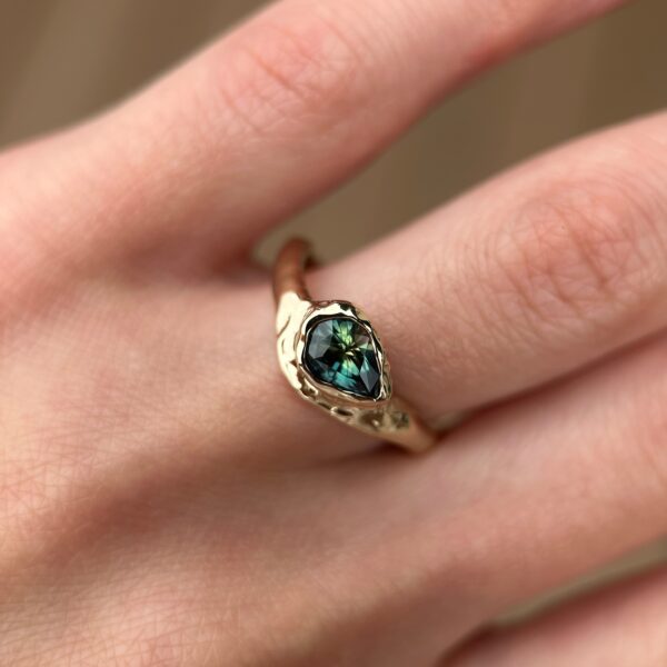 14K Molten Yellow Gold ring with Parti Sapphire SZ 6.25