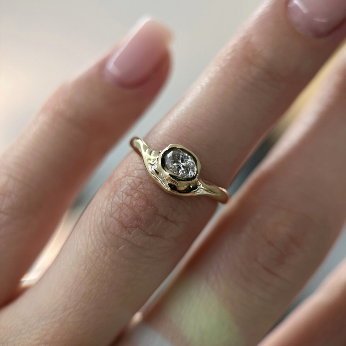 14K Molten Yellow Gold ring with Diamond SZ 4.25 - Image 5
