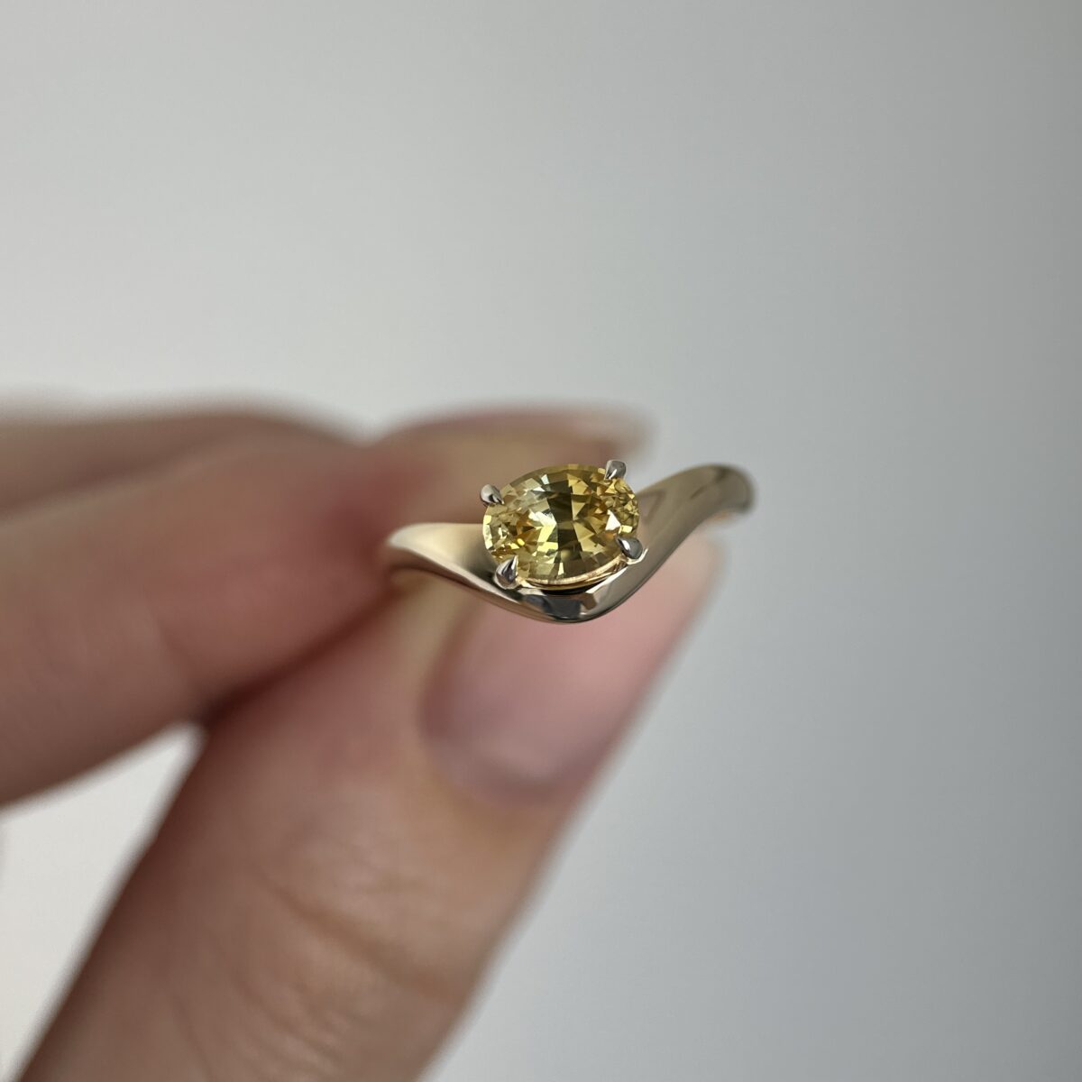 14K Yellow and White Gold Caia ring with Yellow Sapphire SZ 5 - Image 5