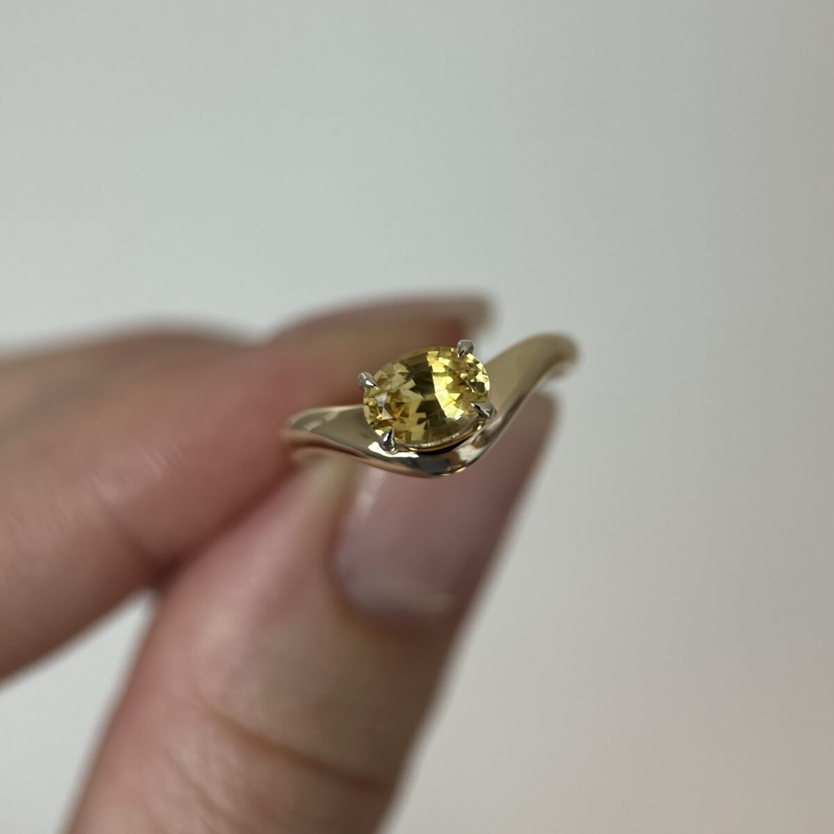14K Yellow and White Gold Caia ring with Yellow Sapphire SZ 5 - Image 7