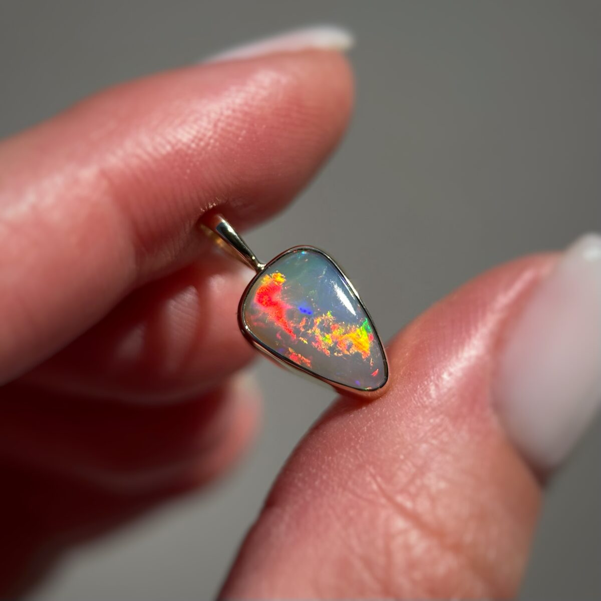 14K Yellow gold pendant with Australian Dark Opal - Image 2