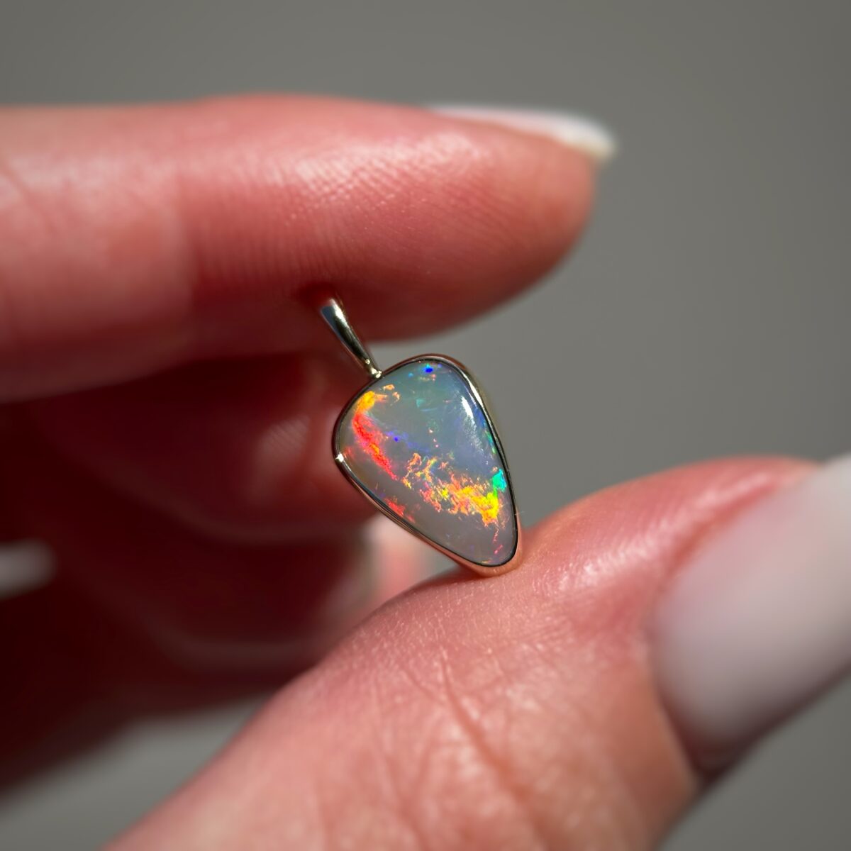 14K Yellow gold pendant with Australian Dark Opal - Image 4