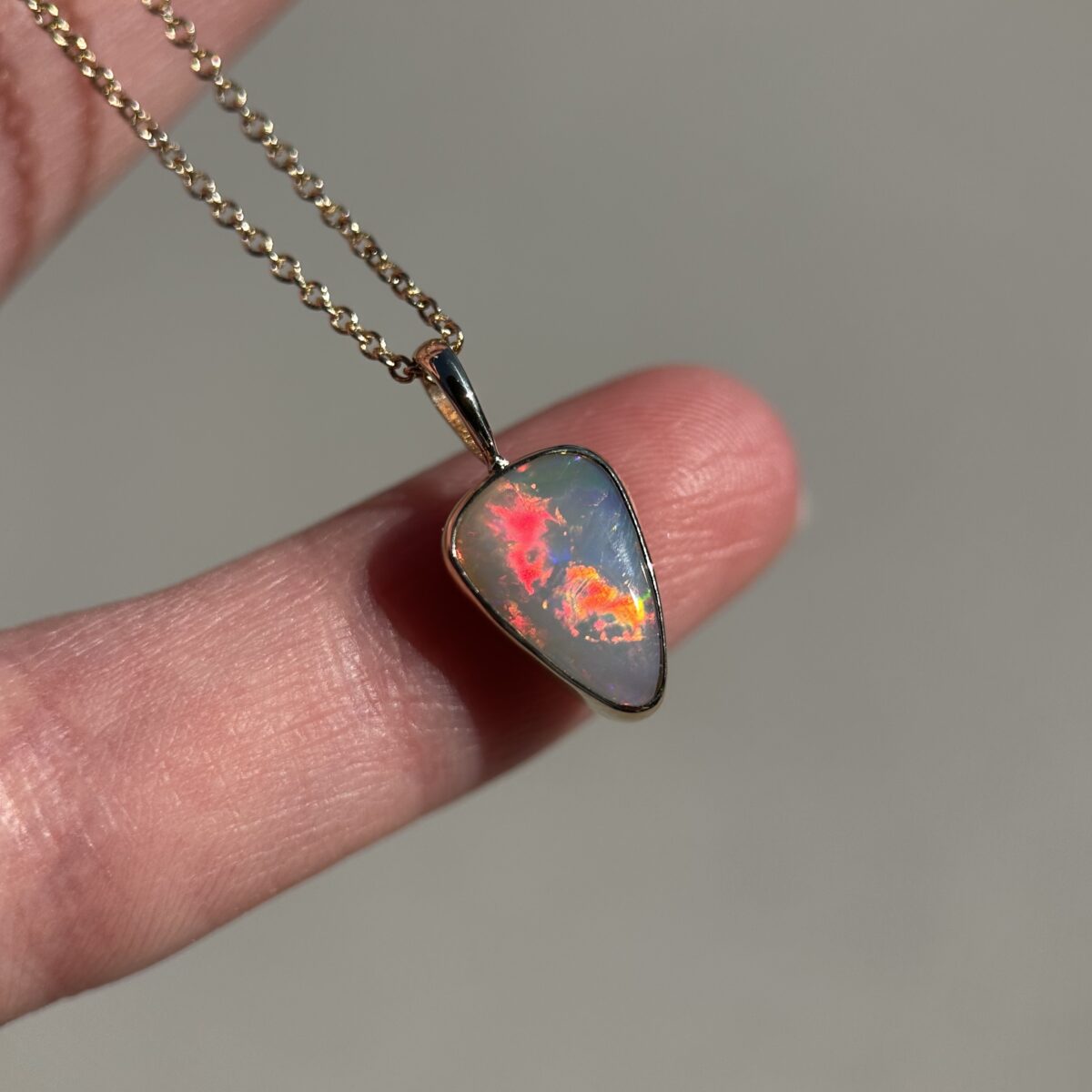 14K Yellow gold pendant with Australian Dark Opal - Image 6