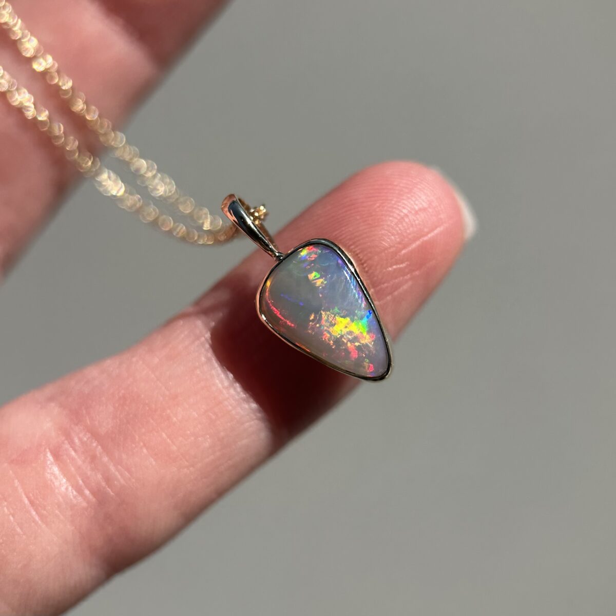 14K Yellow gold pendant with Australian Dark Opal - Image 8
