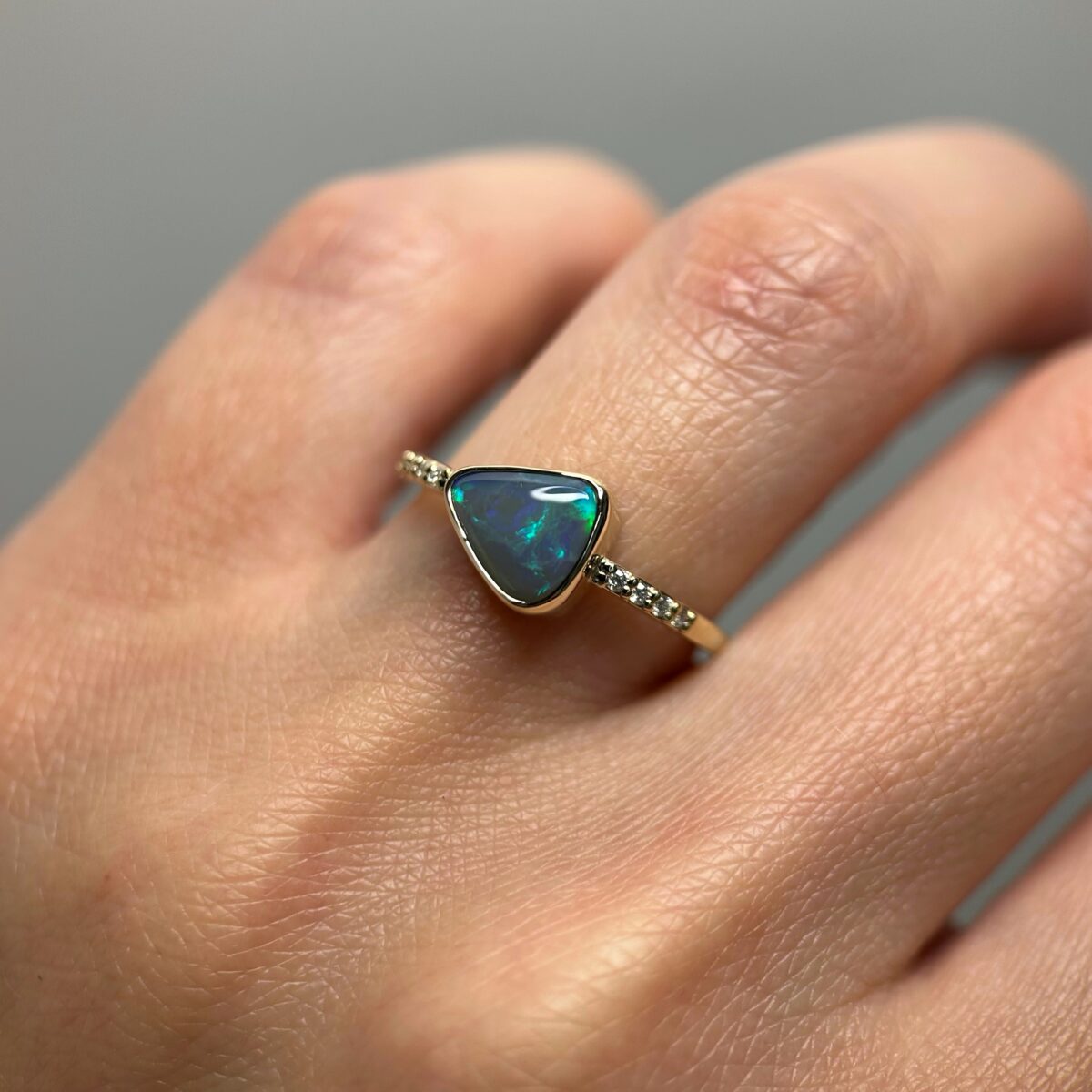14K Yellow gold ring with Australian Black Opal and Diamonds SZ 6 - Image 3