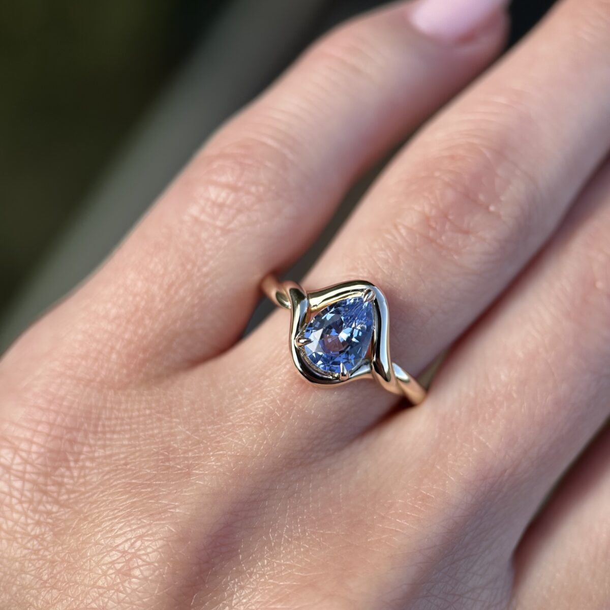 14K Yellow Gold Aila ring with Blue Sapphire SZ 6.75 - Image 8